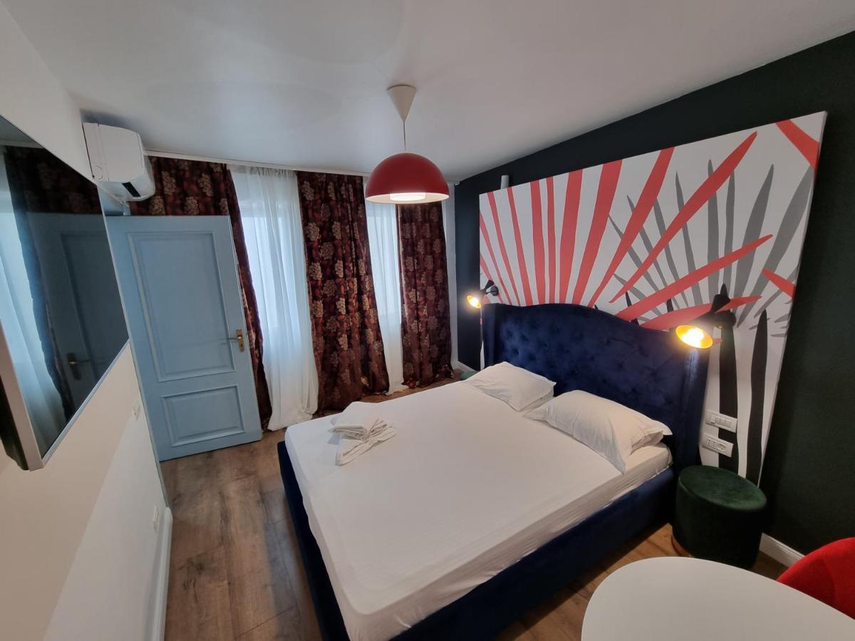 Unirii Square Old Town Apartments Bucharest Bilik gambar